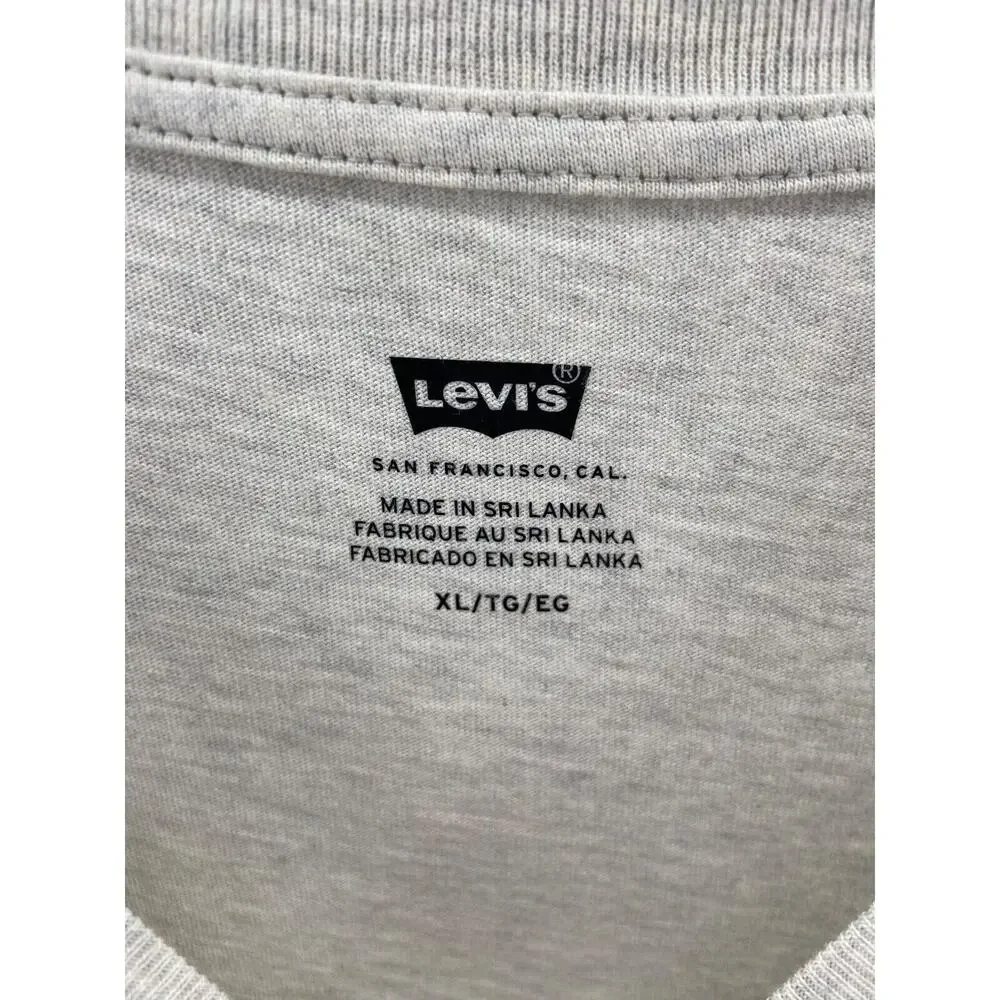 NWT LEVI'S T-shirt Mens XL Levi Strauss Logo Cotton Well‎ Thread Collection